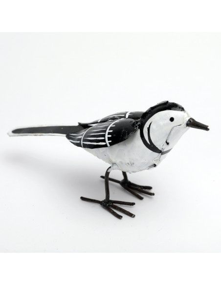 Bergeronnette grise en métal recyclé peint - Décoration deco jardin