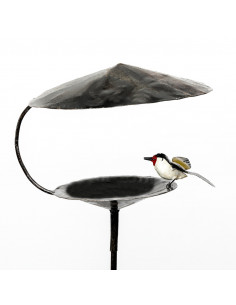 Mangeoire pour les oiseaux avec chardonneret élégant aux ailes déployées - métal recyclé deco jardin