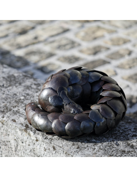Pangolin lové pièce unique en métal recyclé deco jardin