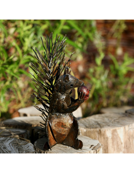 Écureuil assis en métal recyclé brut - Décoration deco jardin Écureuil assis en métal recyclé brut - Décoration deco jardin