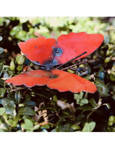 Papillon en métal recyclé - rouge deco jardin Papillon en métal recyclé - rouge deco jardin