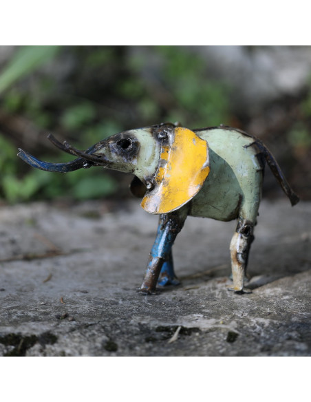 Éléphant coloré en métal recyclé moyen modèle deco jardin