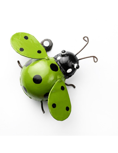 Coccinelle verte ailes ouverte en métal recyclé peint deco jardin