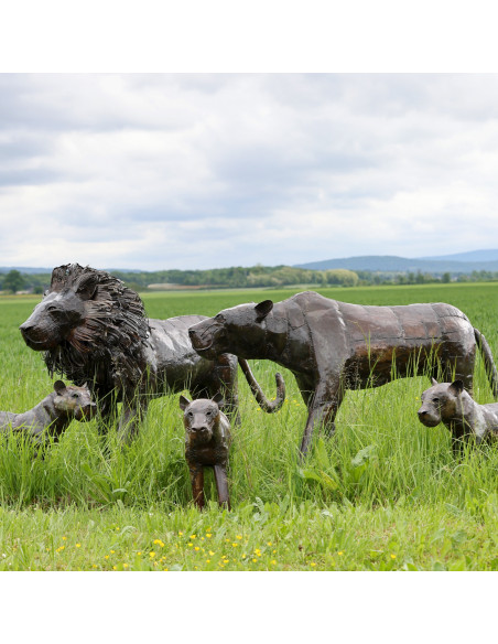 Lionne pièce unique en métal recyclé deco jardin