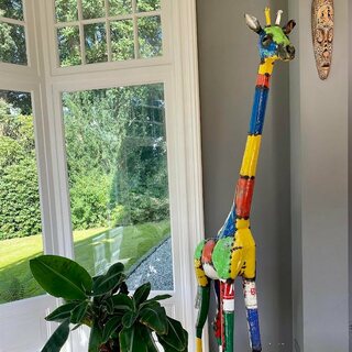 L une de nos girafe en métal recyclé « in situe » chez un fidèle client de notre galerie de Vézelay
 #vezelay #lesoizeaux #girafe #sculpturemetal #lesoizeauxdepassage #artaujardin